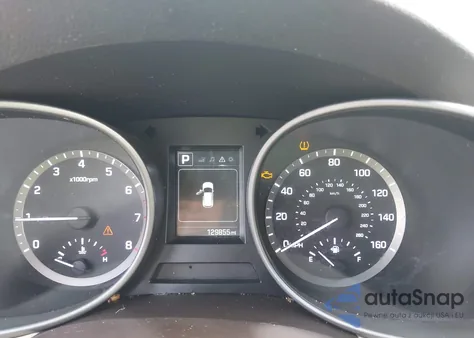 2017 Hyundai Santa Fe Sport 2.4L z USA, uszkodzony, nr VIN 5XYZTDLB6HG451345